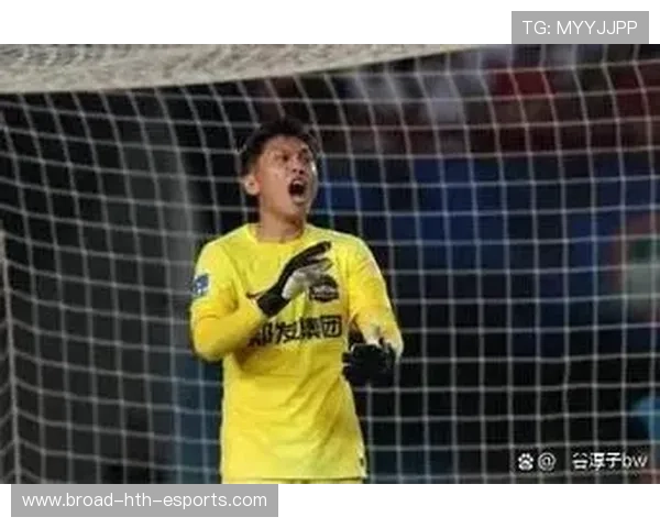 河南队钟义浩接球就做，前场三人连线打出机会